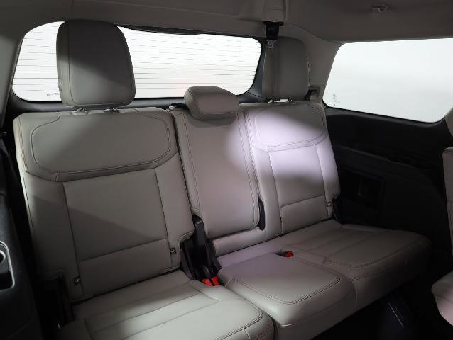 Certified 2025 Ford Expedition Active image 12