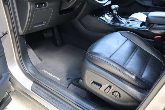 Used 2019 Kia Sorento EX AWD/4WD image 15