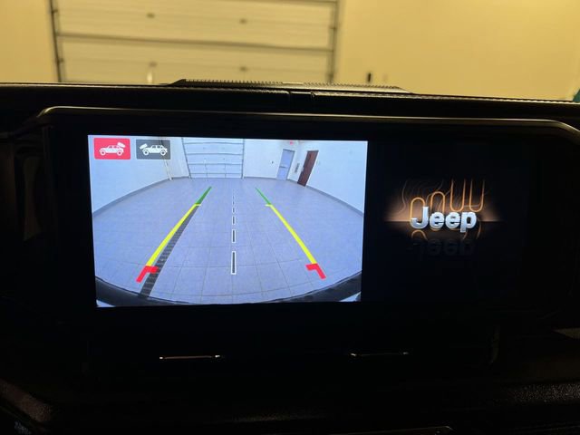 Used 2025 Jeep Wrangler Unlimited Rubicon AWD/4WD image 14