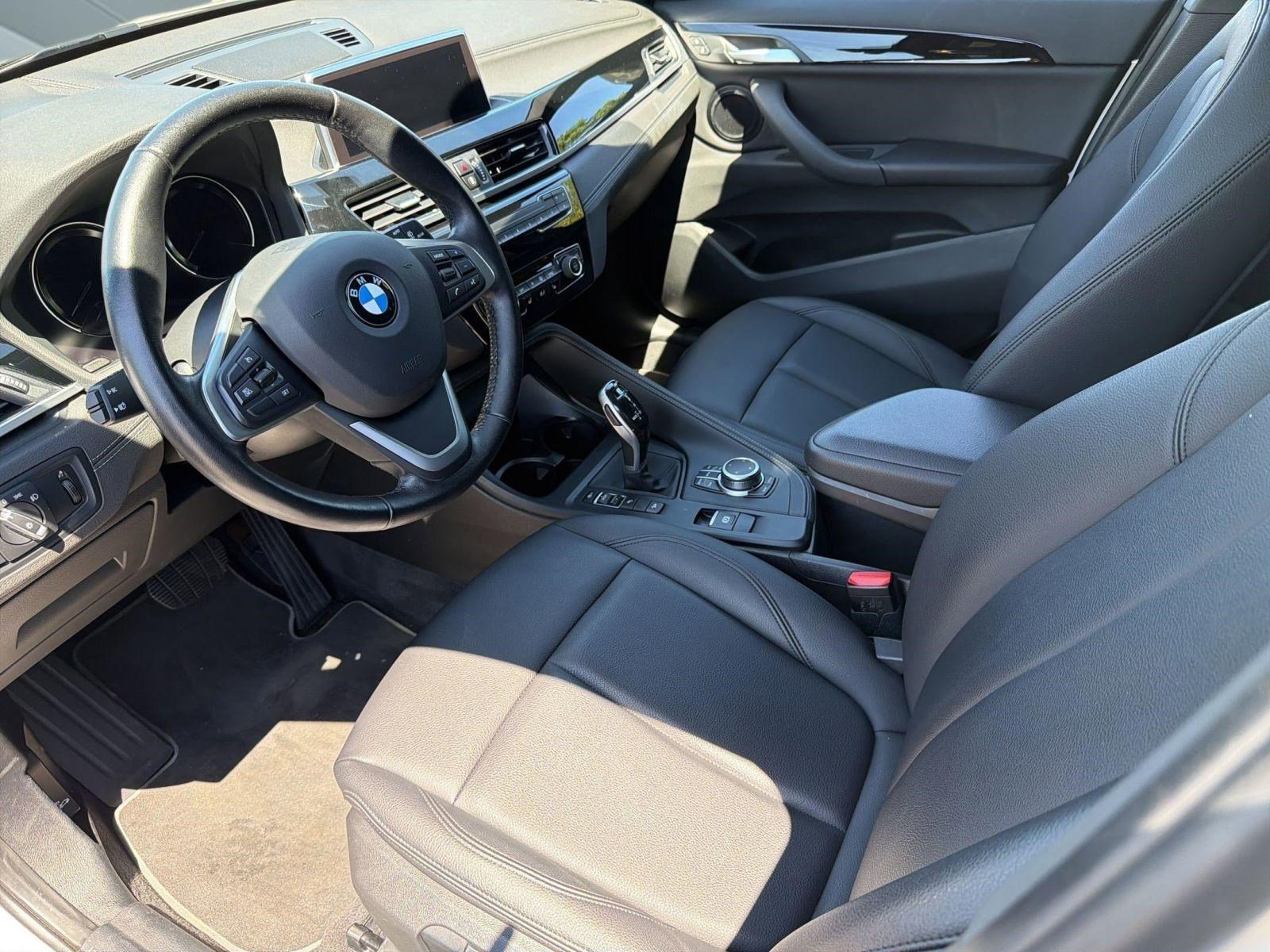 Used 2022 BMW X1 xDrive28i w/ Convenience Package AWD/4WD image 4