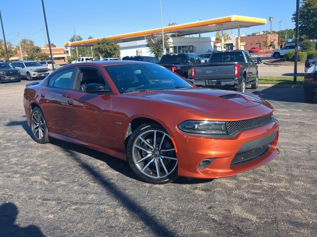 Used 2023 Dodge Charger R/T RWD image 2