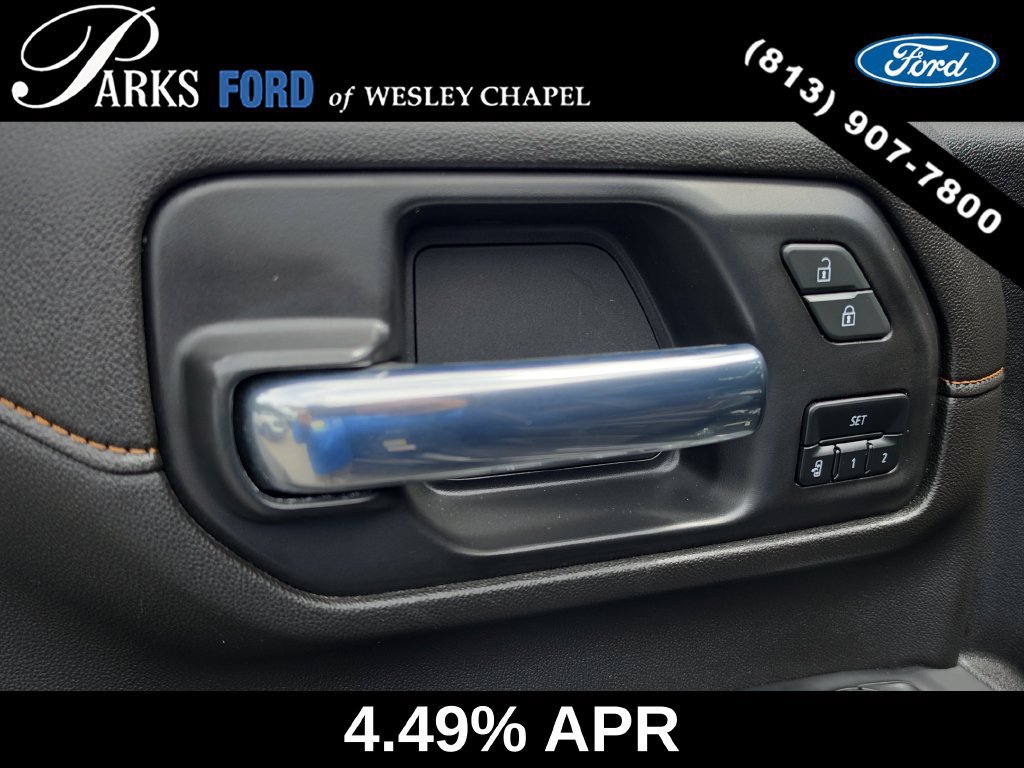 Used 2023 GMC Sierra 2500 AT4 w/ AT4 Premium Plus Package AWD/4WD image 17