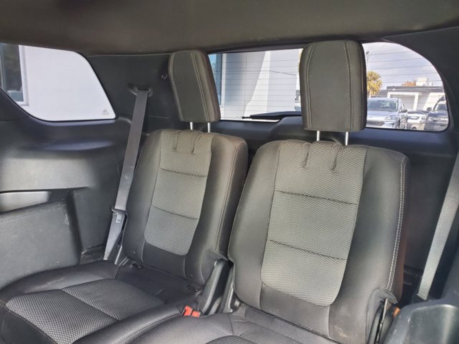 Certified 2018 Ford Explorer XLT FWD image 28