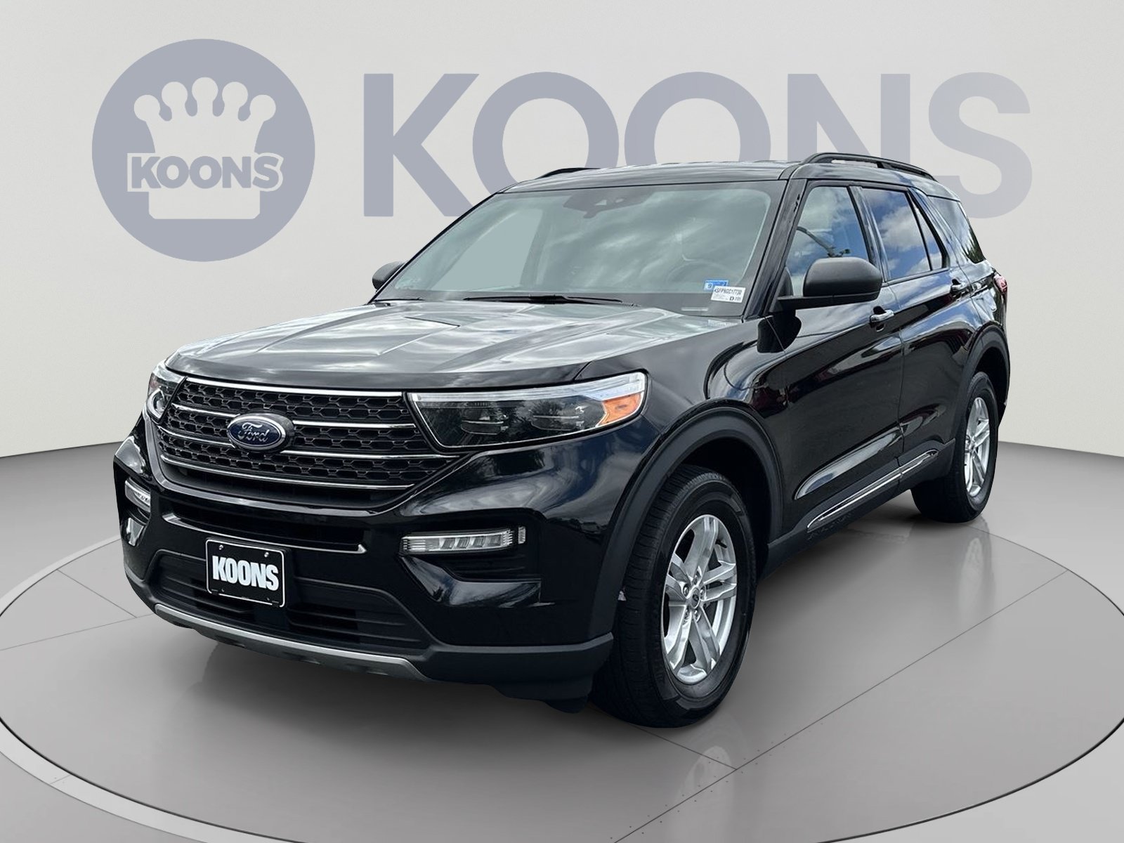 Certified 2022 Ford Explorer XLT w/ Equipment Group 202A AWD/4WD image 5