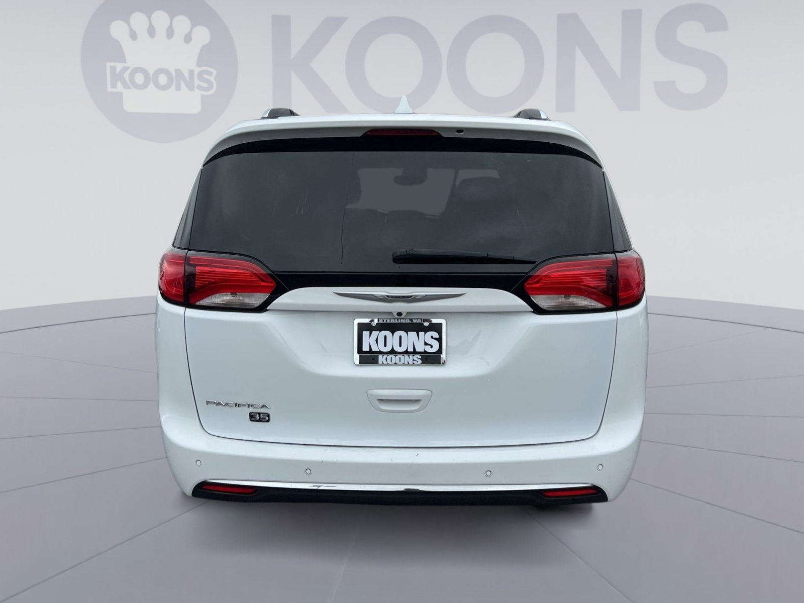 Used 2020 Chrysler Pacifica Touring-L FWD image 10