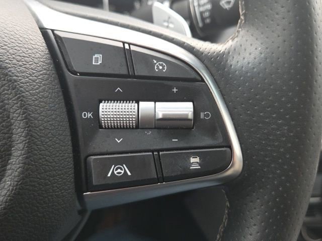 Used 2023 Genesis G70 2.0T w/ Sport Prestige Package image 40