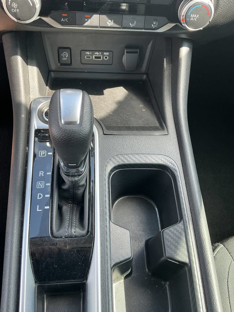 Used 2024 Nissan Sentra SV FWD image 30