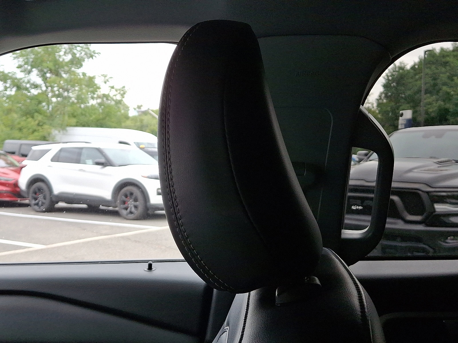 Certified 2022 Ford Explorer XLT w/ Equipment Group 202A image 17