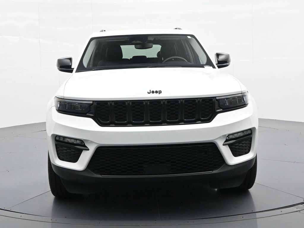 Used 2023 Jeep Grand Cherokee Limited w/ Black Appearance Package AWD/4WD image 7
