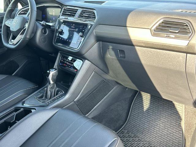 Used 2022 Volkswagen Tiguan SE R-Line FWD image 23
