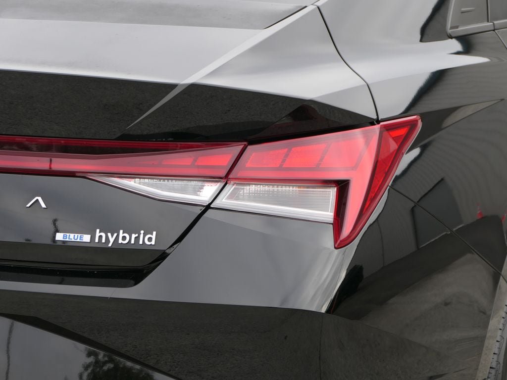 Used 2023 Hyundai Elantra Blue FWD image 5