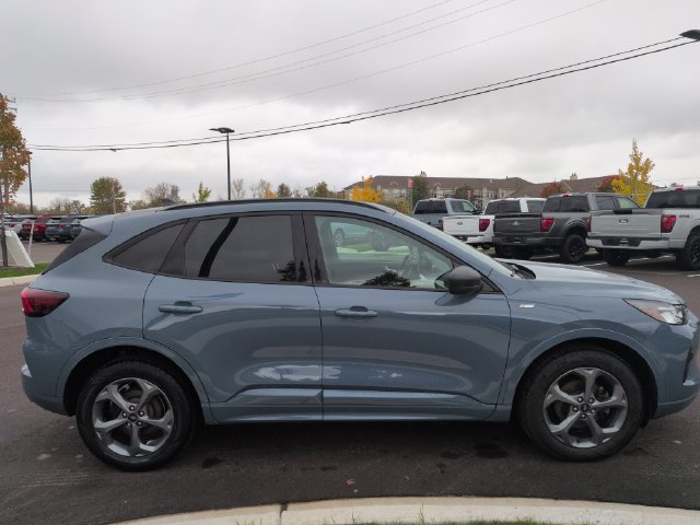 Certified 2023 Ford Escape ST-Line w/ Tech Pack #1 AWD/4WD image 6