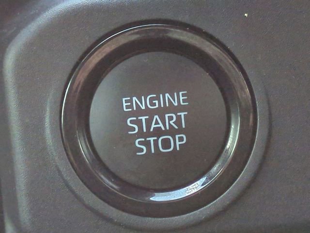 Used 2025 Toyota Tacoma SR5 AWD/4WD image 26