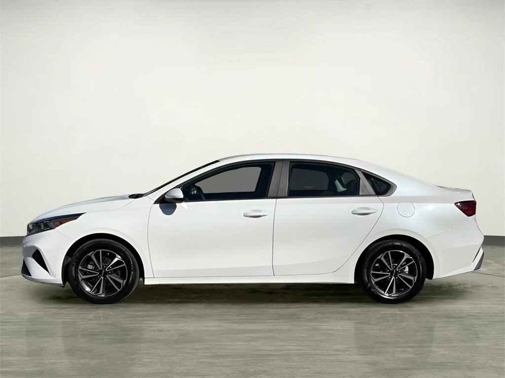 Used 2024 Kia Forte LXS image 3