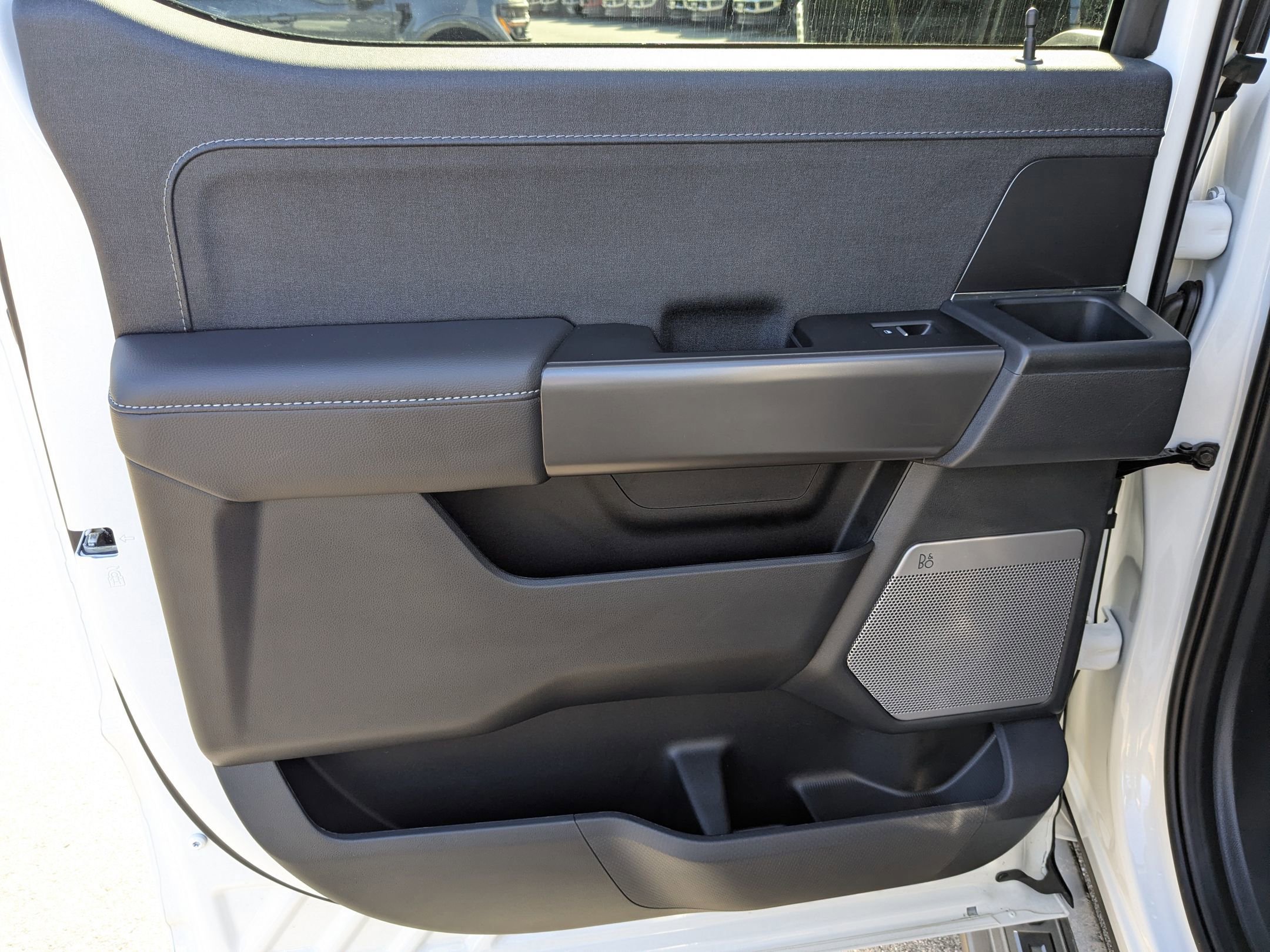 Certified 2025 Ford F150 Lariat w/ Equipment Group 501A Mid image 36