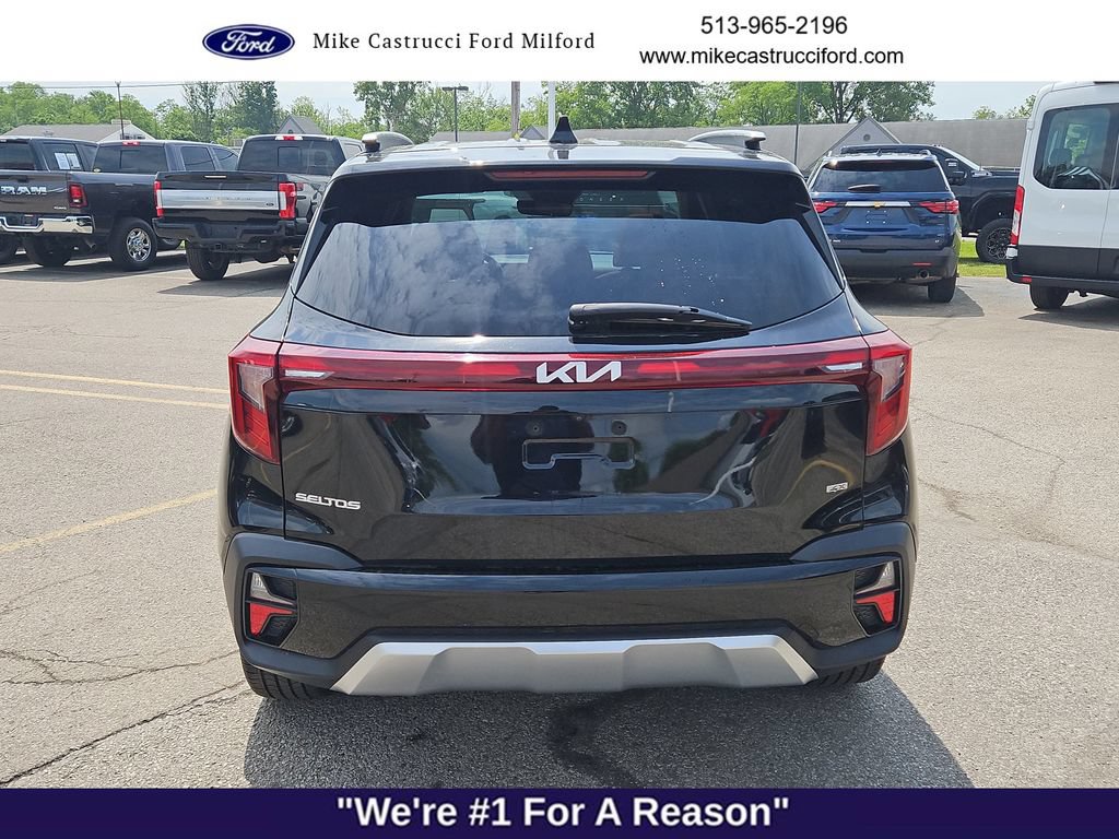 Used 2024 Kia Seltos SX w/ SX Sunroof Package AWD/4WD image 4