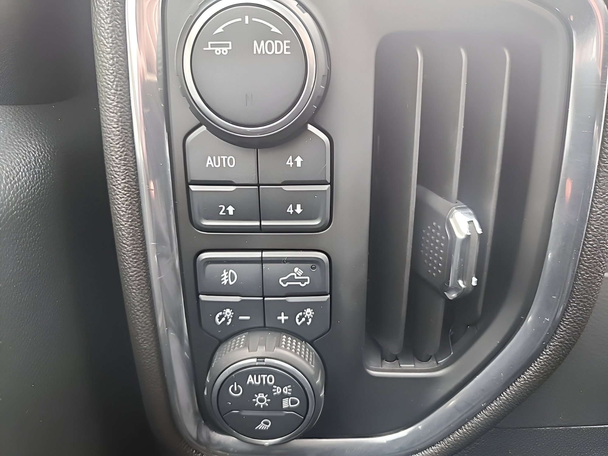 Used 2020 Chevrolet Silverado 1500 LT Trail Boss image 17