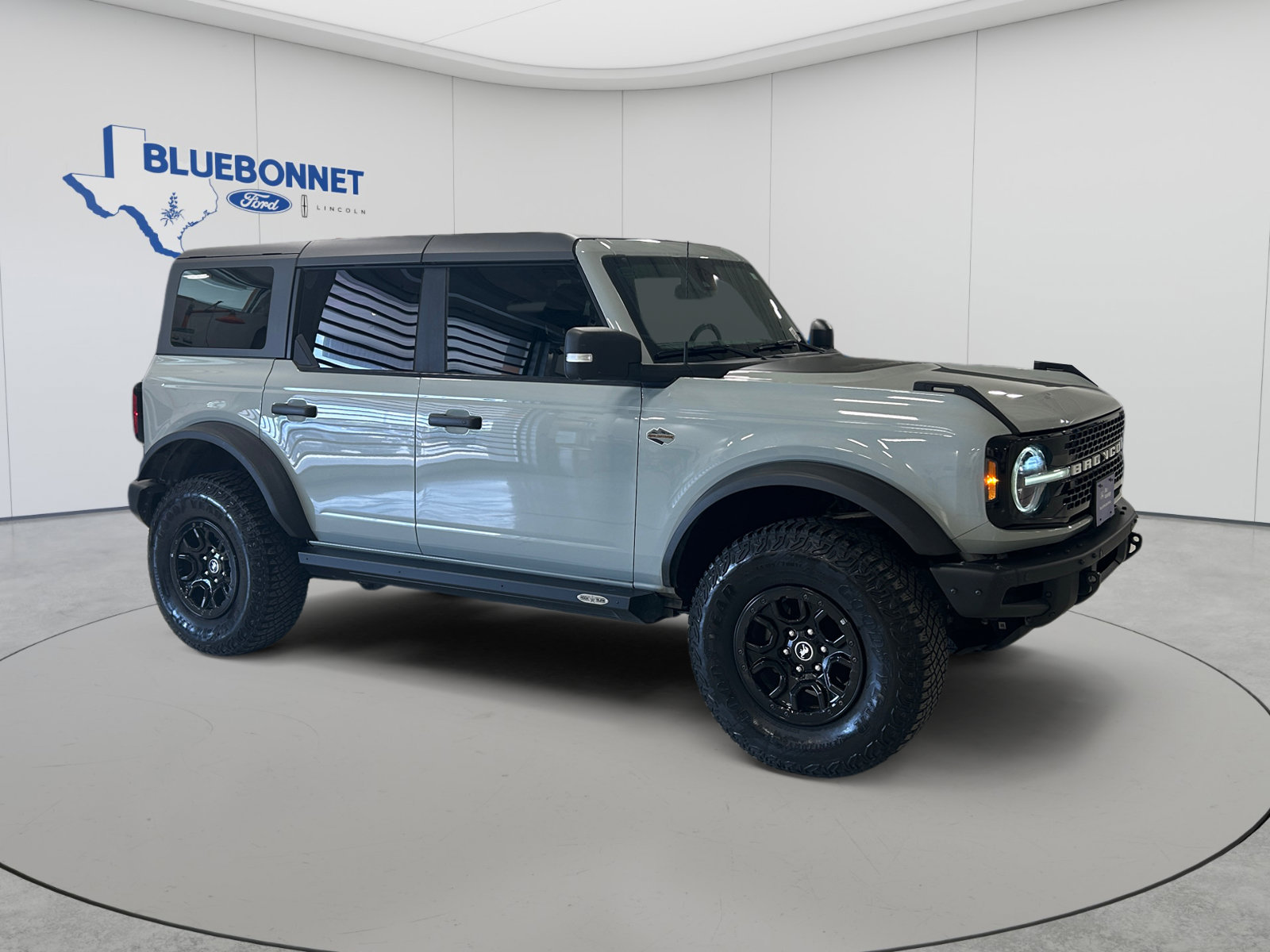 Certified 2022 Ford Bronco Wildtrak AWD/4WD image 3