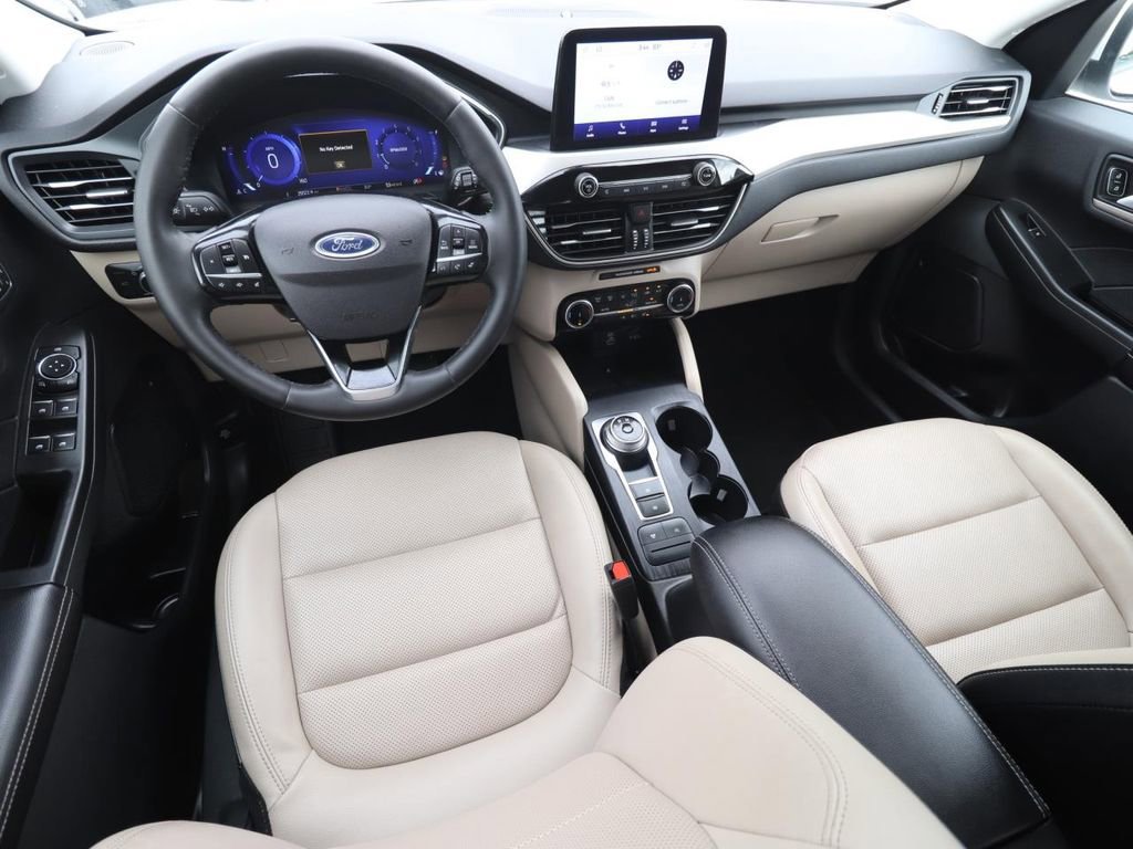 Certified 2022 Ford Escape SEL w/ Technology Package image 11