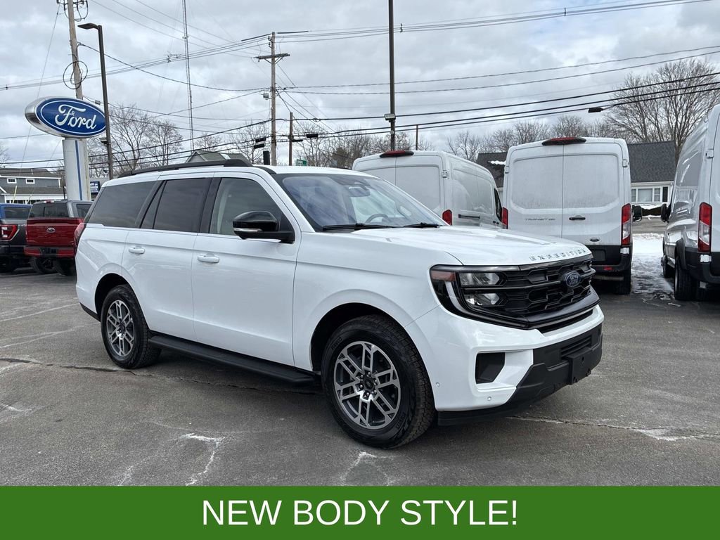 Certified 2025 Ford Expedition Active image 3