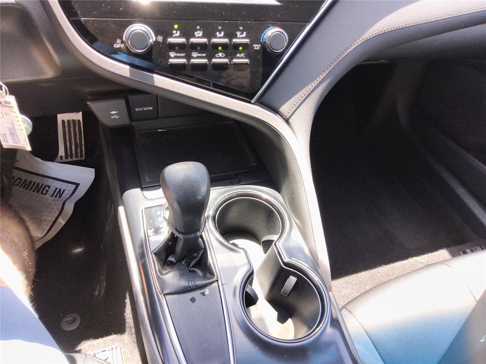 Used 2018 Toyota Camry LE FWD image 33