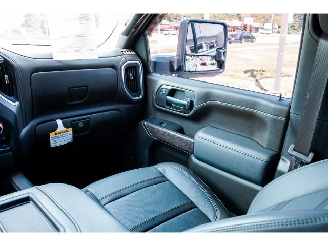 Used 2022 GMC Sierra 3500 Denali w/ Denali Ultimate Package AWD/4WD image 16