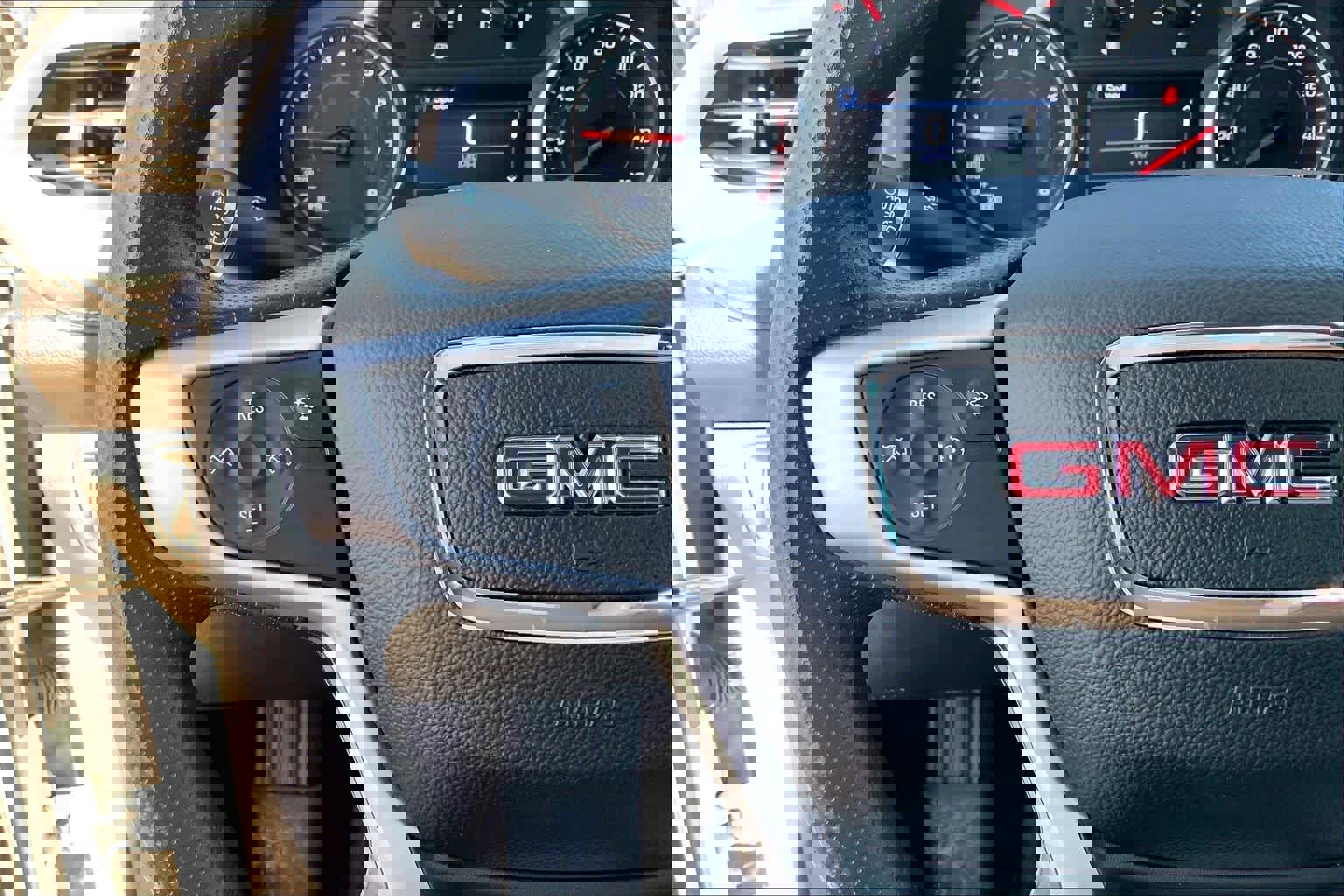 Certified 2023 GMC Acadia SLE w/ Driver Convenience Package image 24