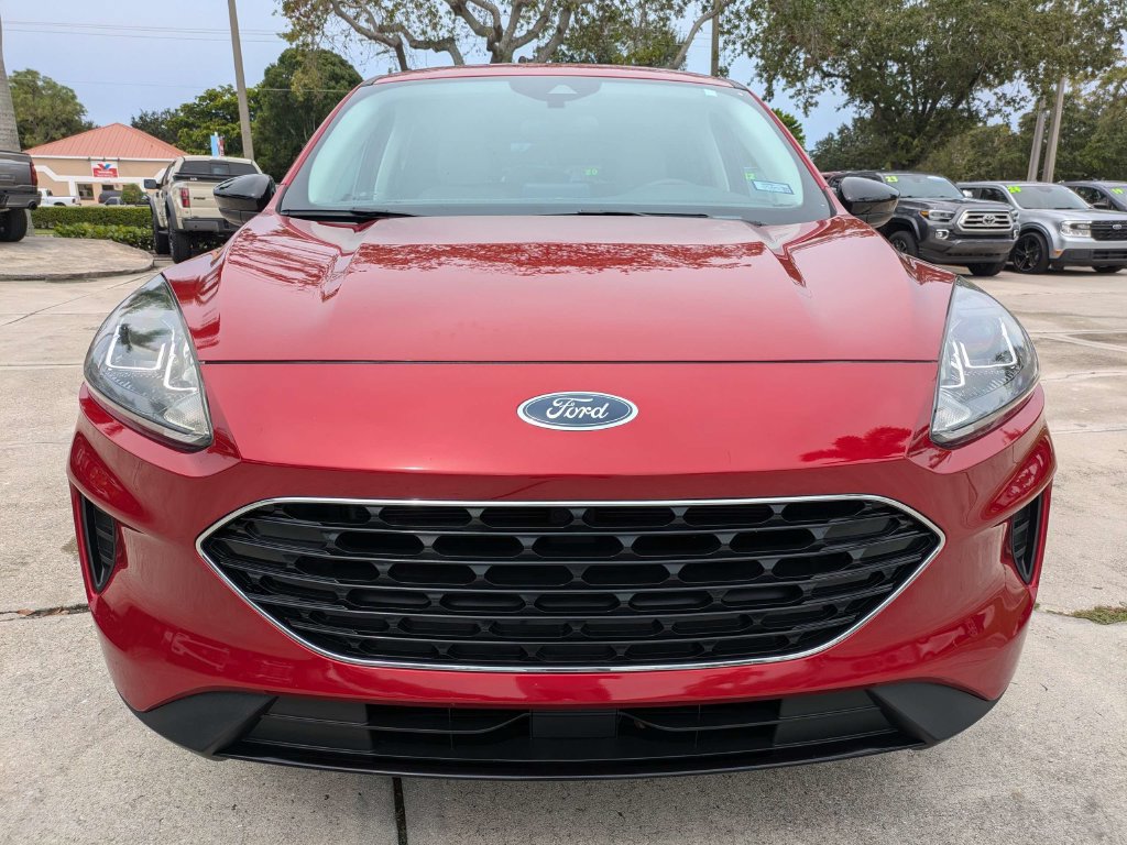 Certified 2021 Ford Escape SE w/ SE Sport Appearance Package FWD image 8