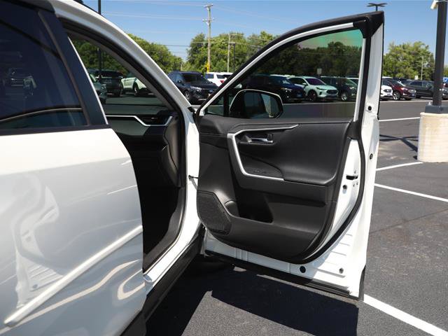 Used 2021 Toyota RAV4 Limited AWD/4WD image 28