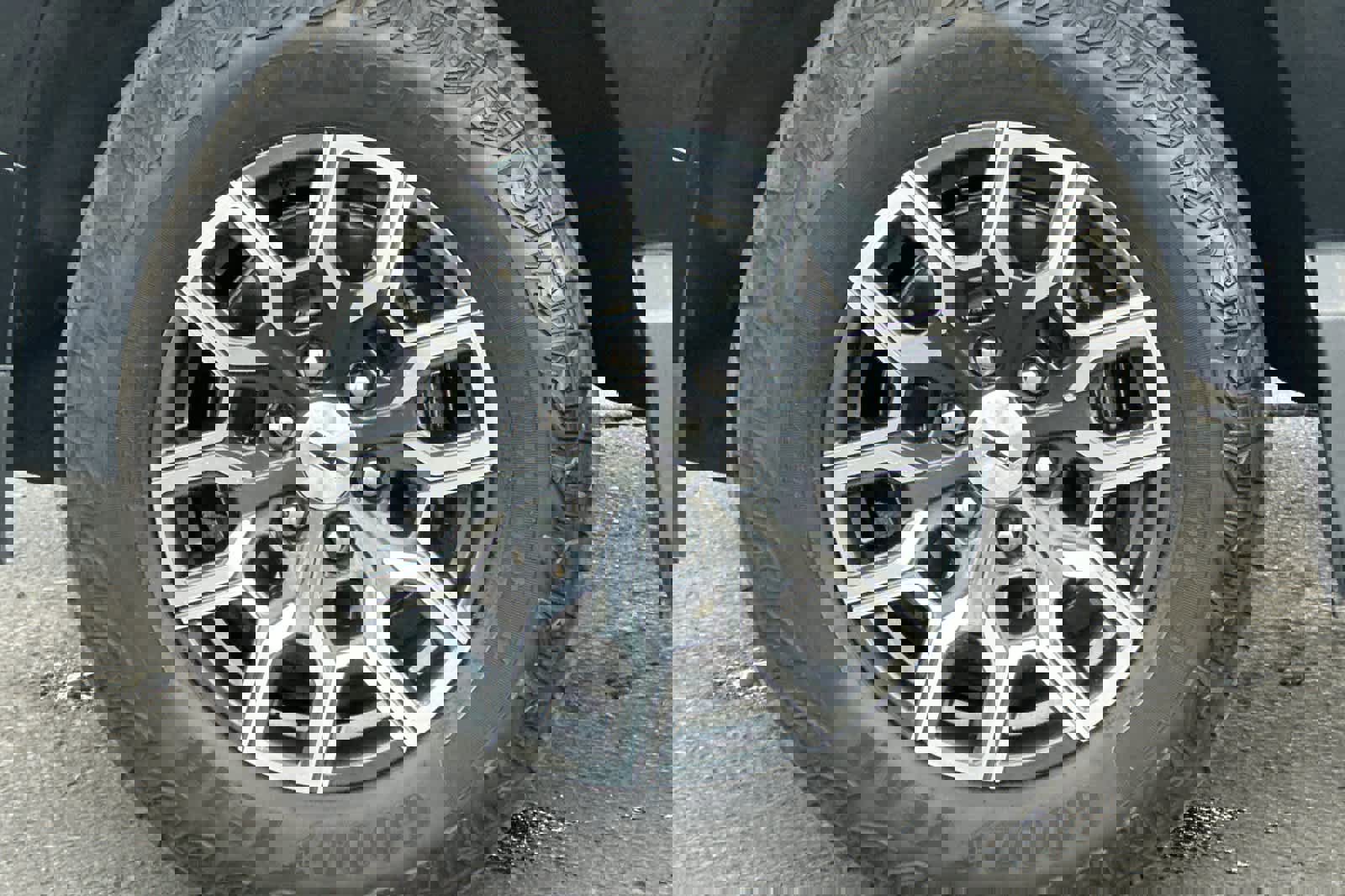 Used 2024 Chevrolet Colorado Z71 w/ Z71 Convenience Package 2 image 25