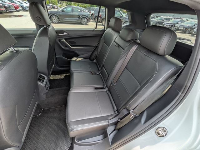 Used 2020 Volkswagen Tiguan SE R-Line AWD/4WD image 20