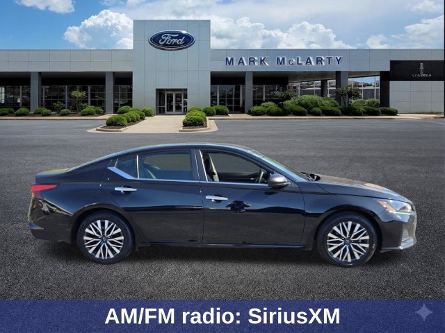 Used 2024 Nissan Altima 2.5 SV FWD image 7
