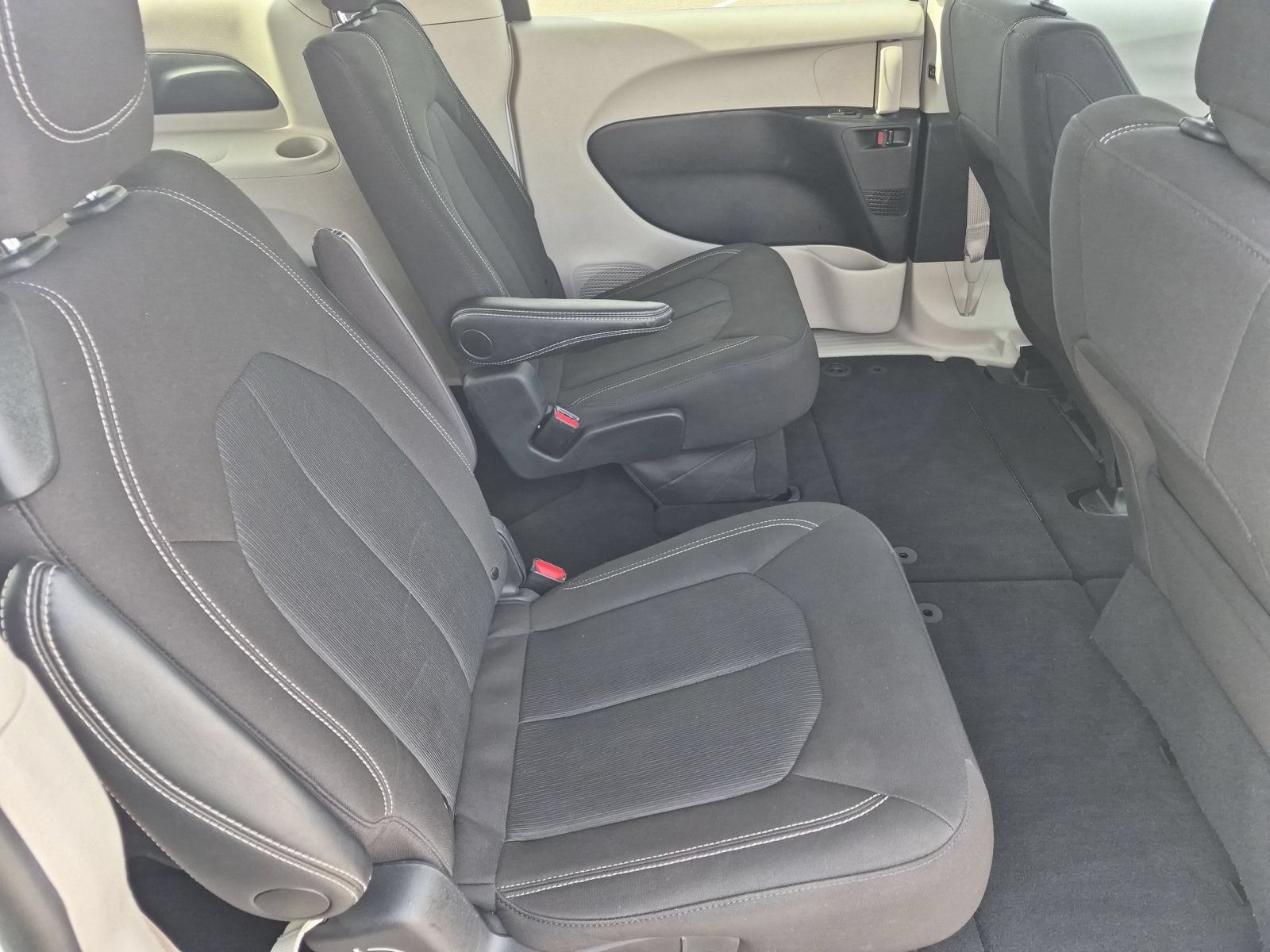 Used 2024 Chrysler Voyager LX FWD image 29