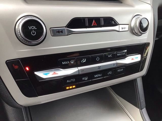 Certified 2023 Ford Explorer XLT w/ Class IV Trailer Tow Package image 16