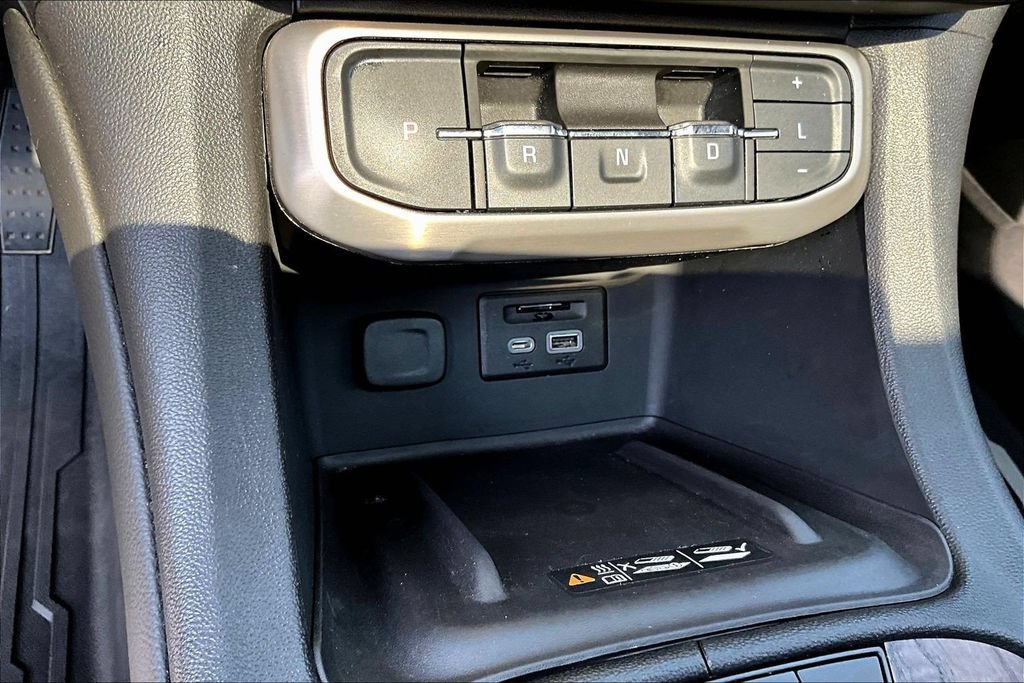 Used 2021 GMC Acadia Denali w/ Denali Technology Package FWD image 18