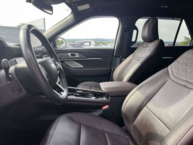Certified 2025 Ford Explorer Platinum w/ Ultimate Package RWD image 23
