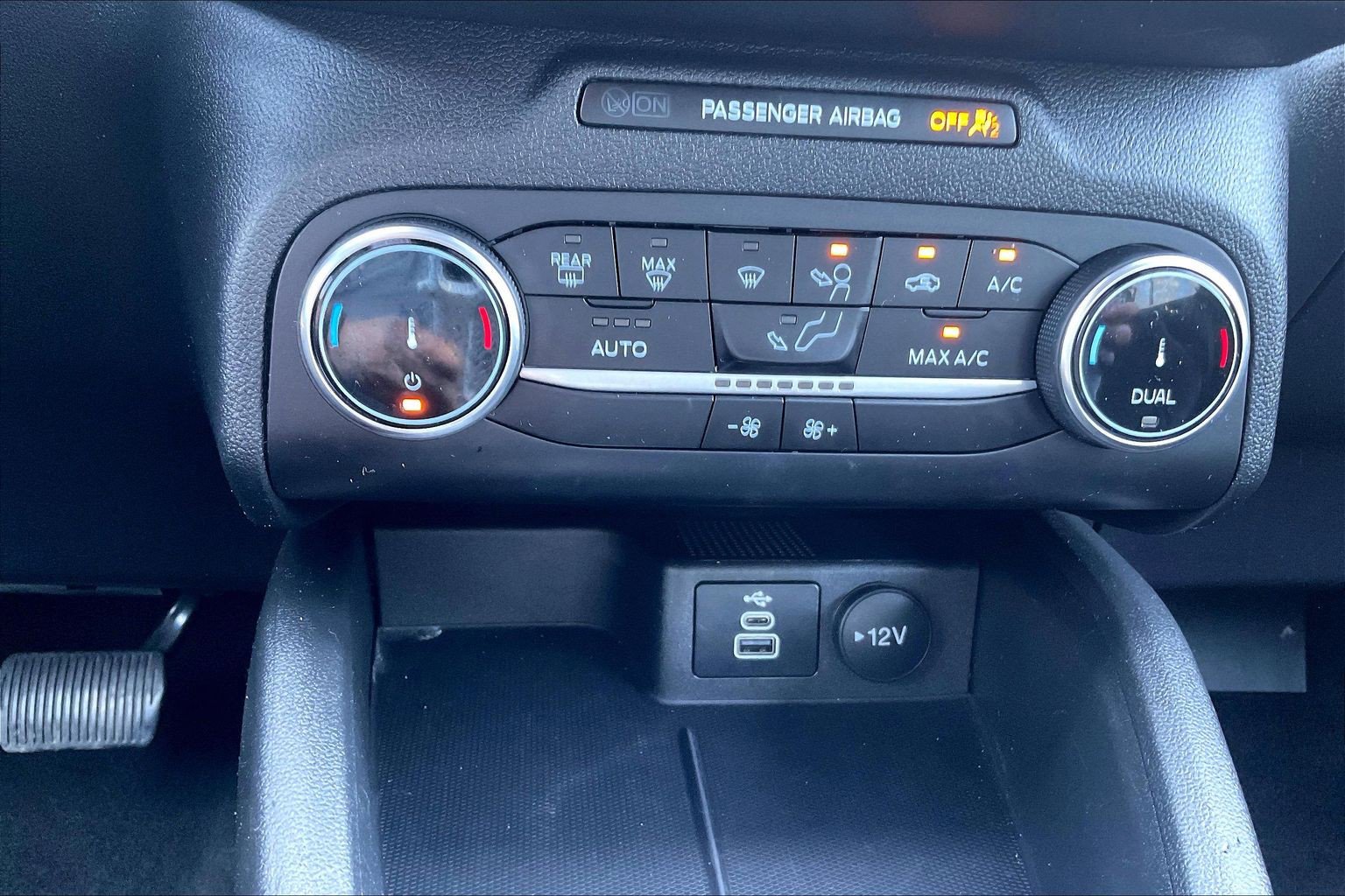 Certified 2025 Ford Escape ST-Line AWD/4WD image 29