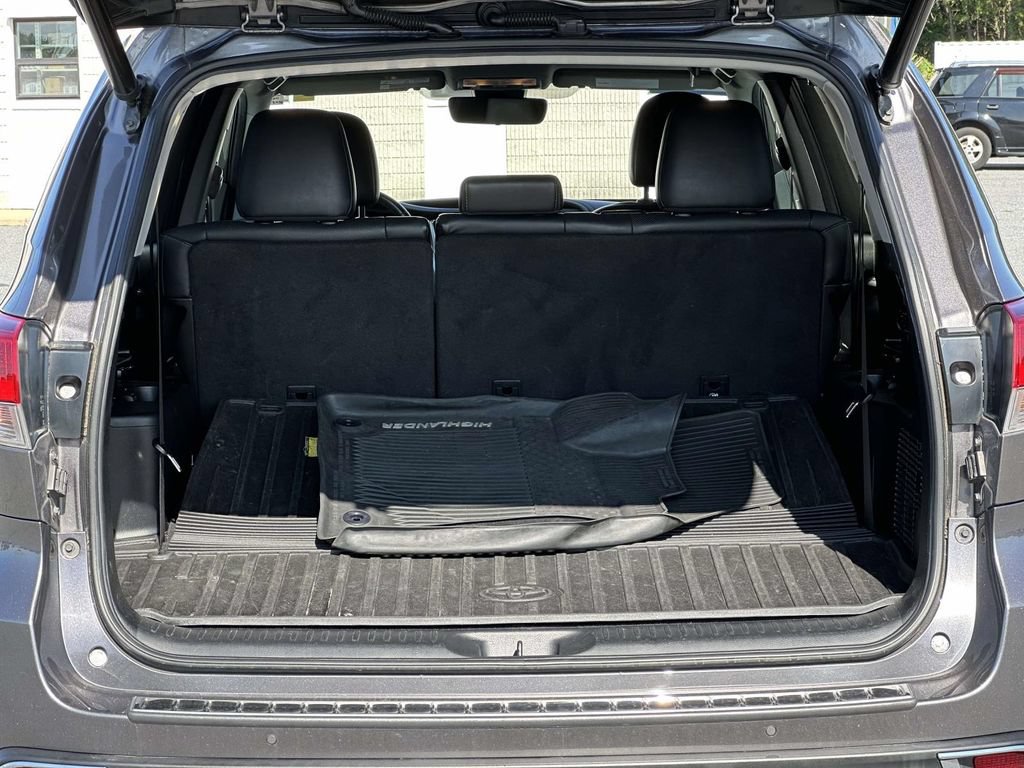 Used 2018 Toyota Highlander Limited AWD/4WD image 12