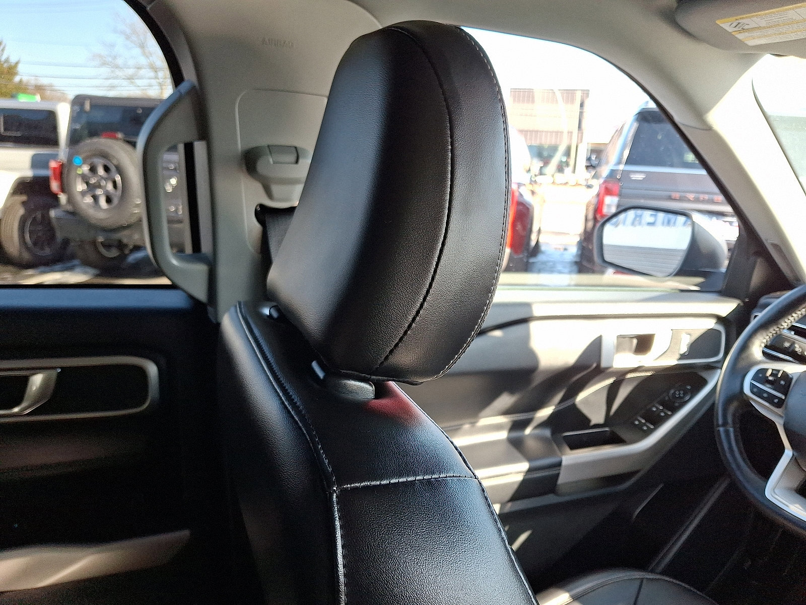 Certified 2022 Ford Explorer XLT w/ Equipment Group 202A image 13