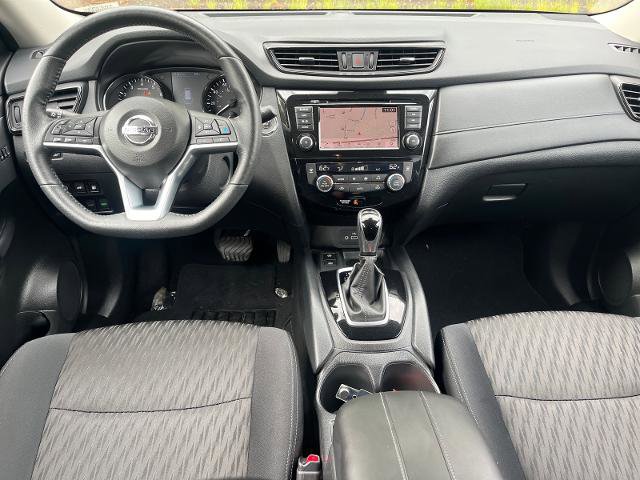 Used 2019 Nissan Rogue SV w/ Premium Package FWD image 6