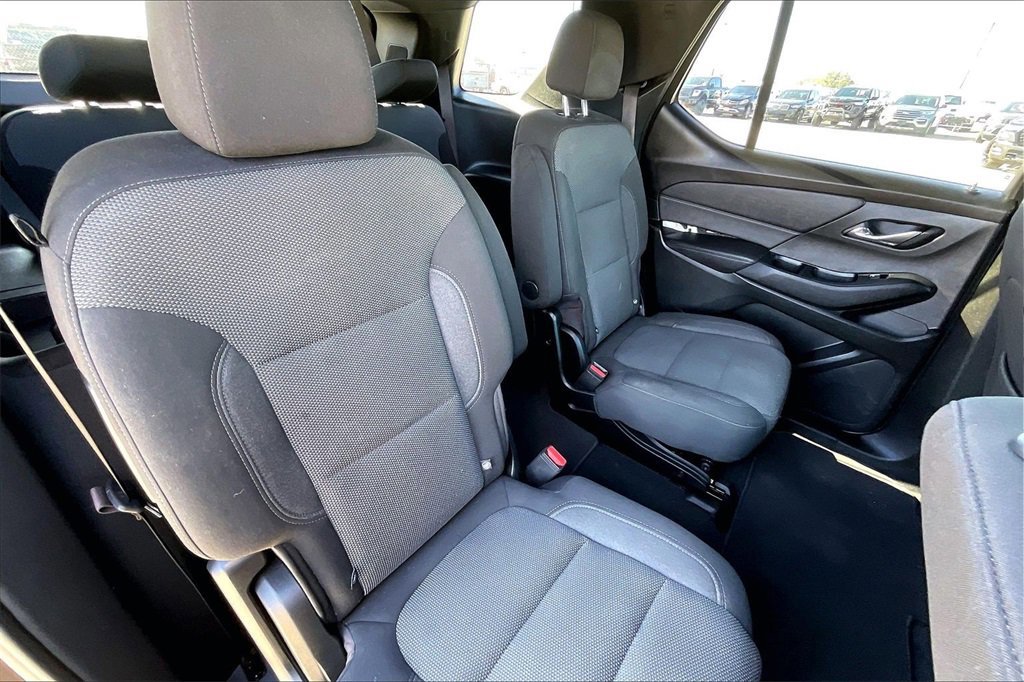 Used 2023 Chevrolet Traverse LT image 22