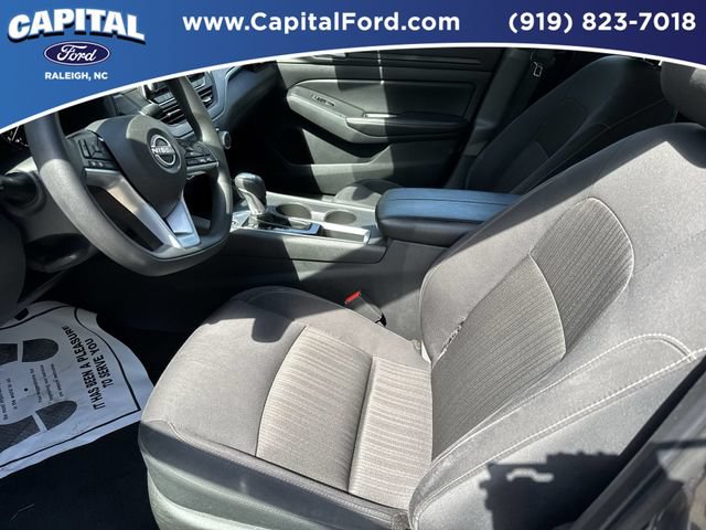 Used 2025 Nissan Altima 2.5 SV FWD image 19