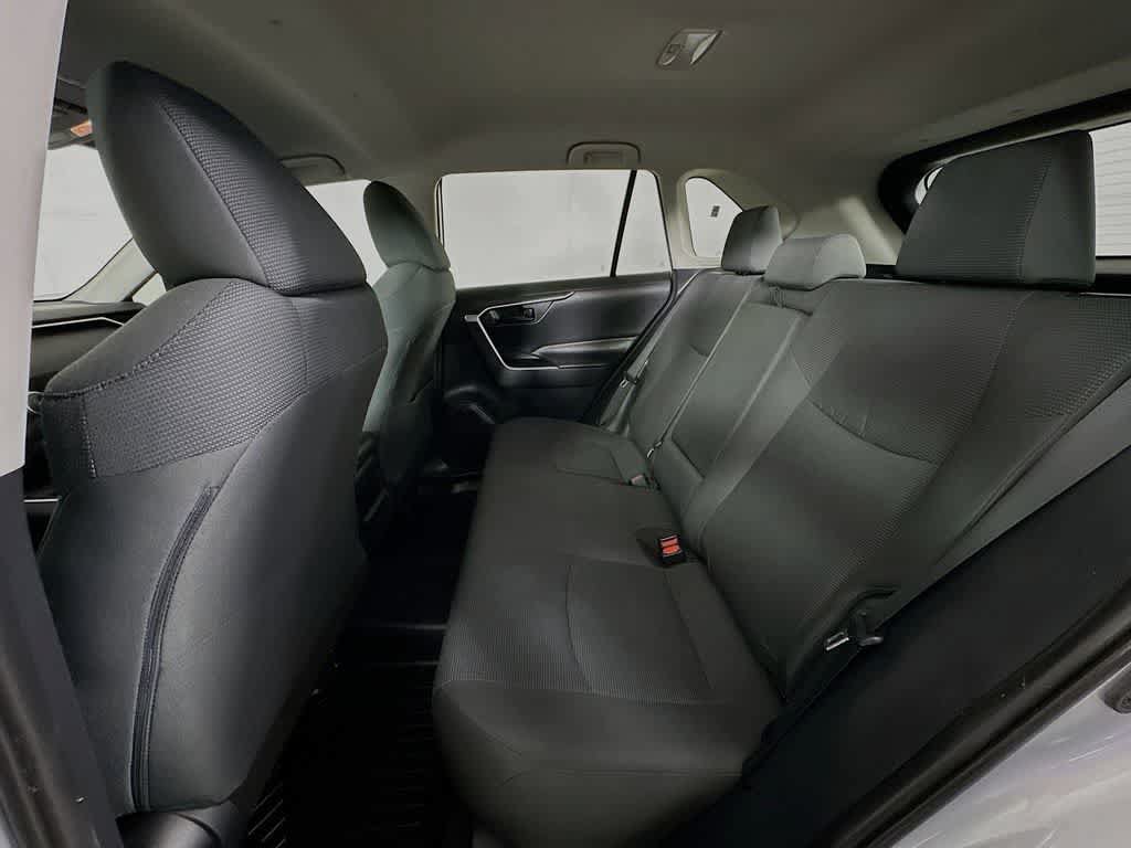 Used 2019 Toyota RAV4 LE FWD image 13