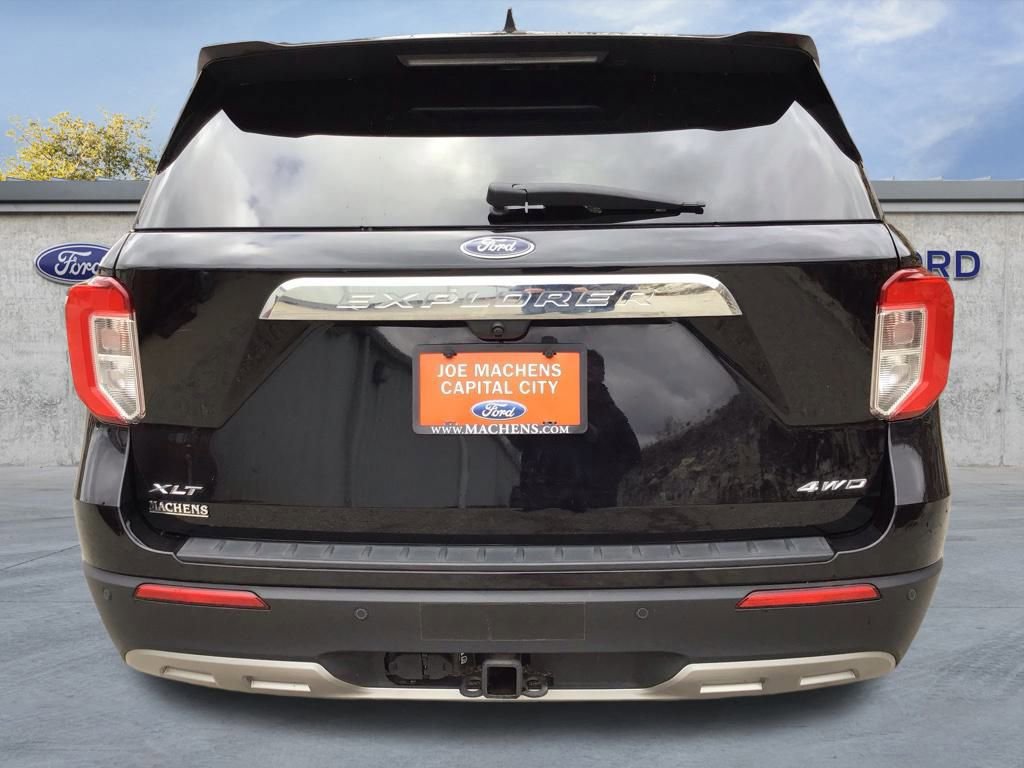 Certified 2022 Ford Explorer XLT w/ Equipment Group 202A image 4