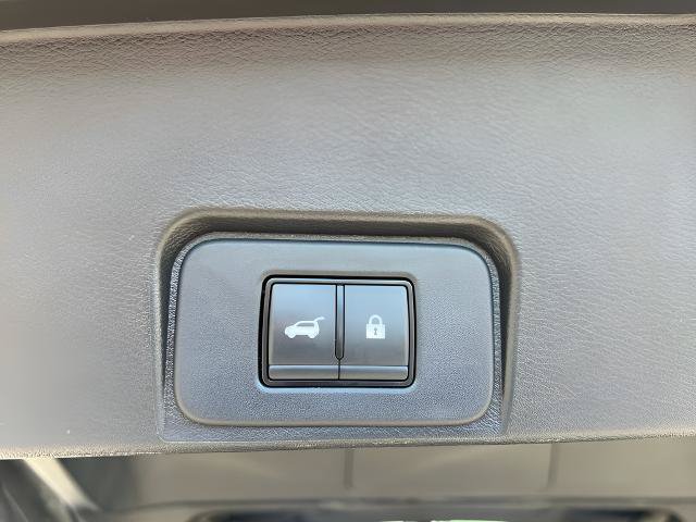 Used 2024 Nissan Rogue SV AWD/4WD image 29