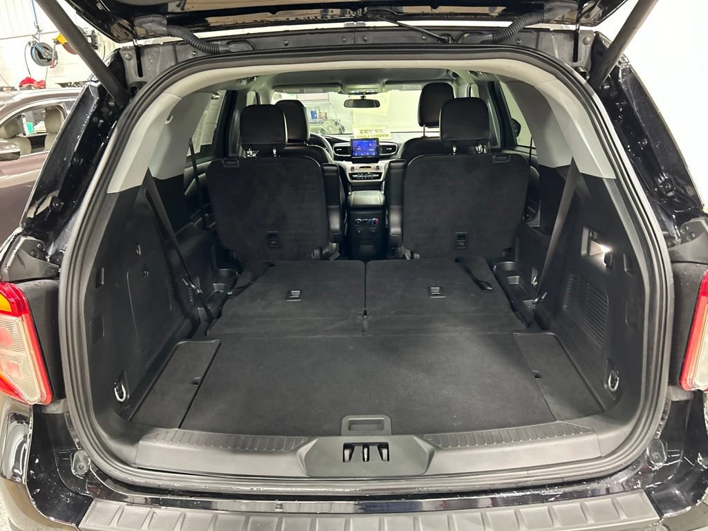 Certified 2023 Ford Explorer XLT w/ Equipment Group 202A AWD/4WD image 30