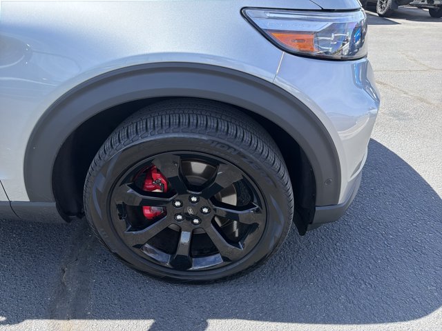 Certified 2023 Ford Explorer ST AWD/4WD image 5