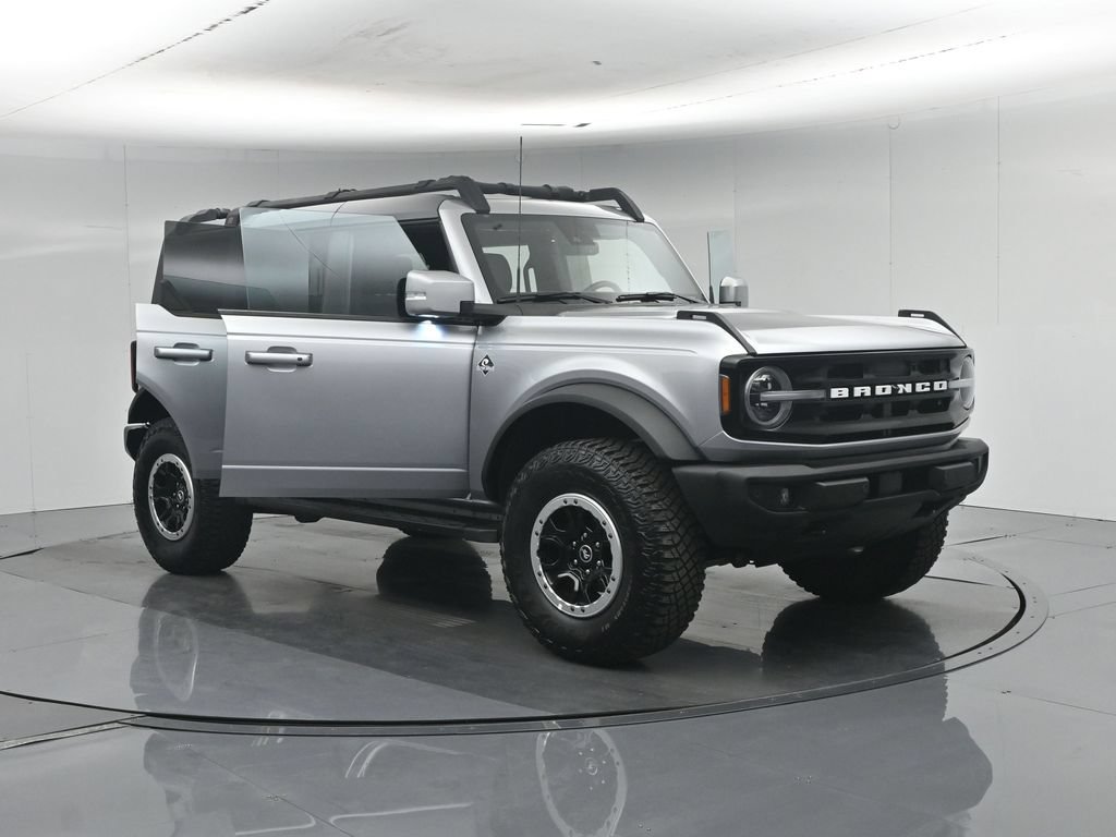 Certified 2023 Ford Bronco Outer Banks w/ Sasquatch Package AWD/4WD image 38