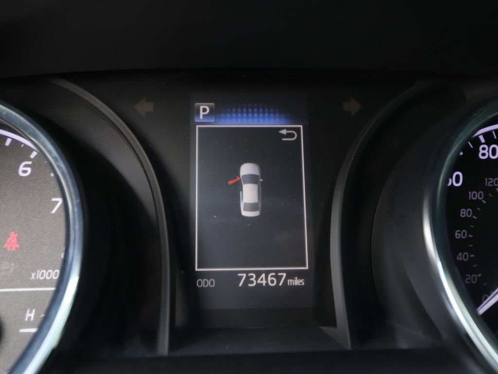Used 2020 Toyota Camry SE FWD image 18