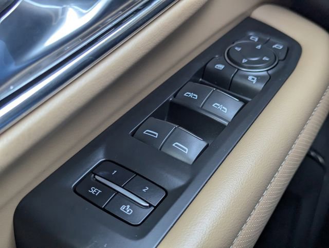 Used 2023 Chevrolet Suburban Premier image 24